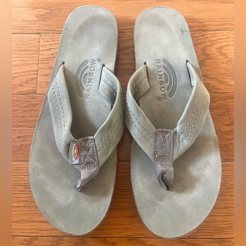 Rainbow Women’s Size 7 green flip flops